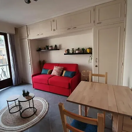 Studio Cosy Et Calme, Au Coeur De Liberation Appartement *